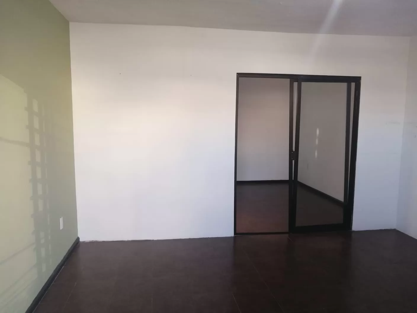 Oficina cómoda y bien ubi